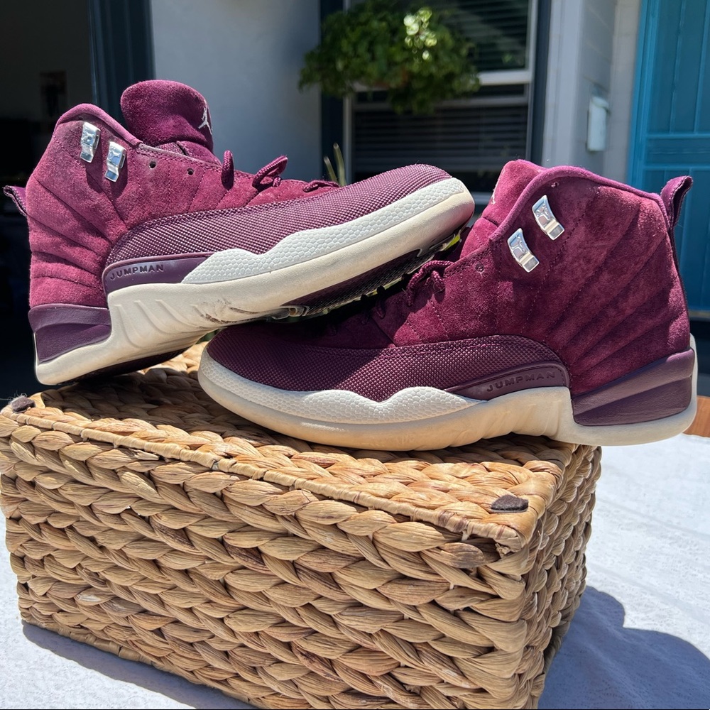 AIR JORDAN 12 RETRO
"Bordeaux"